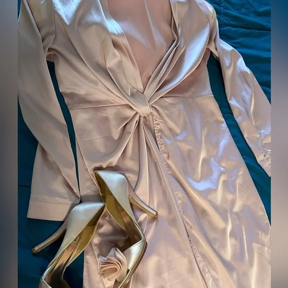 Satin Blush Deep V Dress - Picture 3 of 8
